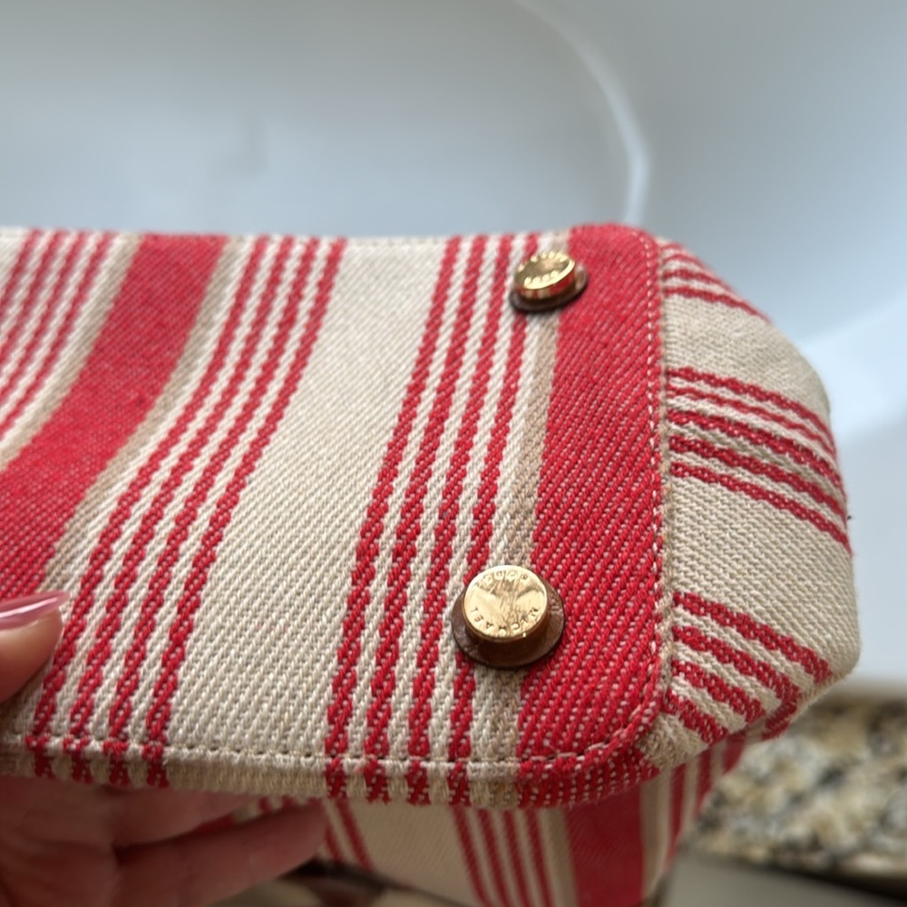 Michael Kors Greenwich Tote - Picture 7 of 7